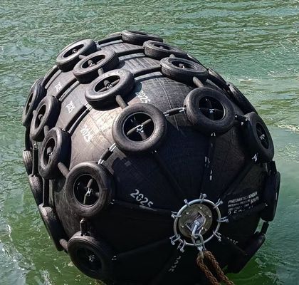 操縦器付きの気圧式海上フェンダー
